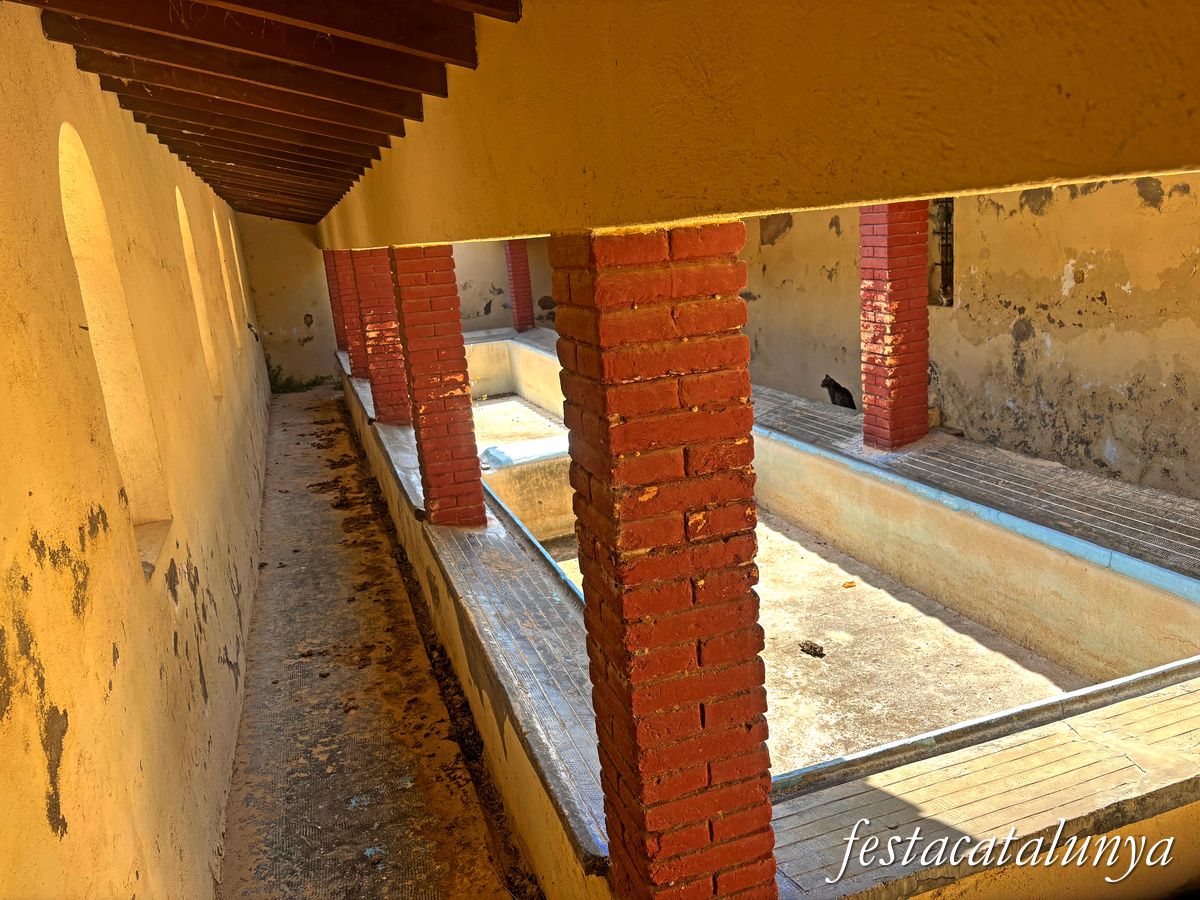 Pinell de Brai - Font de la Teula i Safareigs 