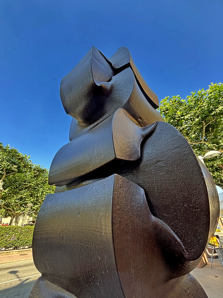 Escultura l'Abraçada