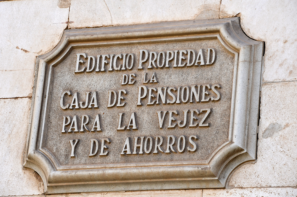 Edifici de la Caixa ***