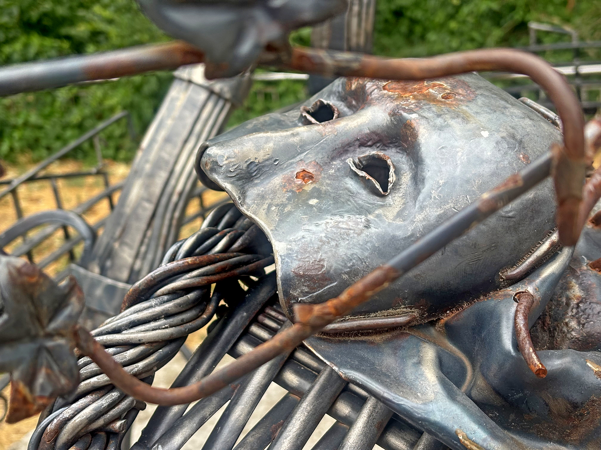 Escultura en homenatge al Ball de Gitanes de Sant Esteve de Palautordera