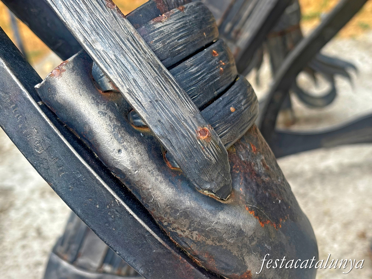 Sant Esteve de Palautordera - Escultura en homenatge al Ball de Gitanes