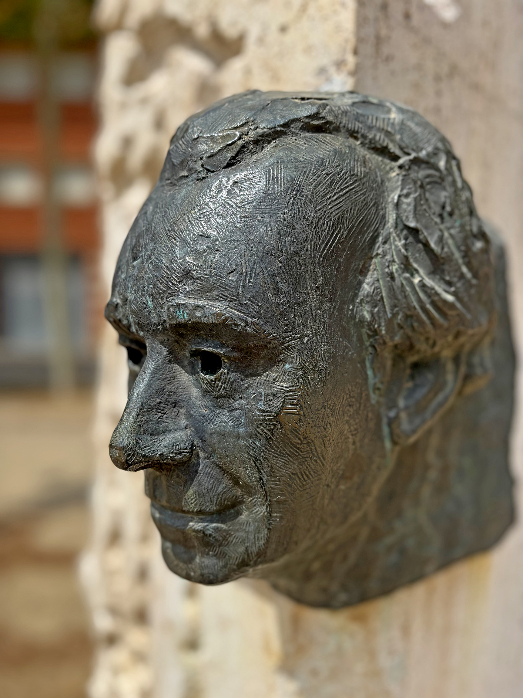 Monòlit al pintor Alfred Figueras a Sant Fruitós de Bages