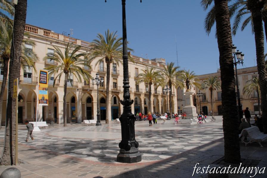 La Plaça de la Vila de Vilanova i la Geltrú ***