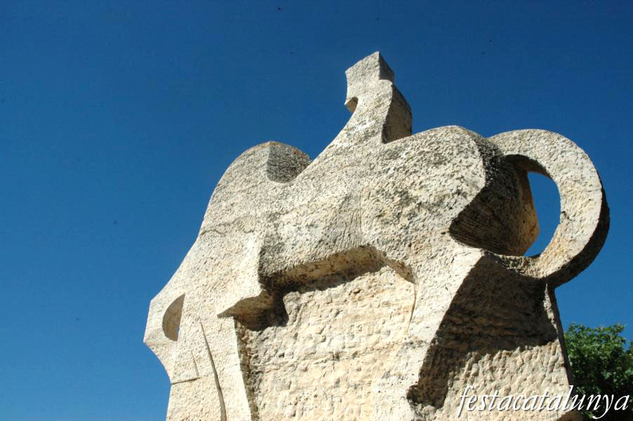 Cardona - Escultura comte Borrell II de Subiracs