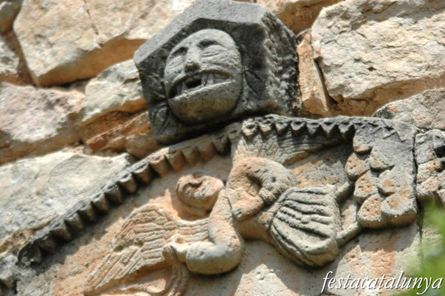 Església de Sant Iscle i Santa Victòria de Rajadell ***