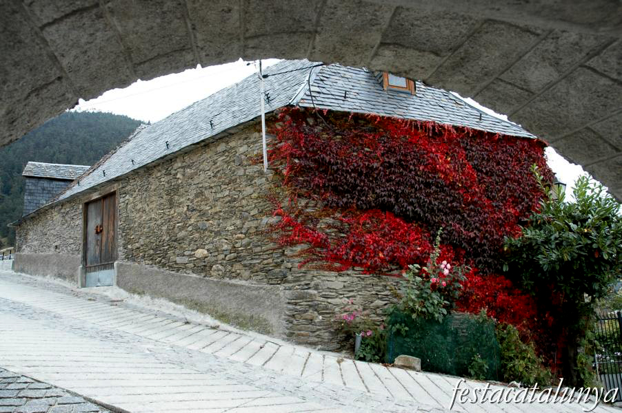 Vielha e Mijaran - Pòble de Montcorbau