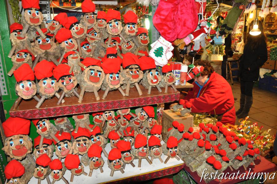 Fira de Santa Llúcia al voltant de la catedral de Barcelona