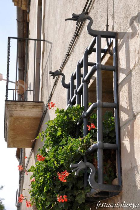 Carrer Poeta Cabanyes i carrer de les Eres de la Granada ***