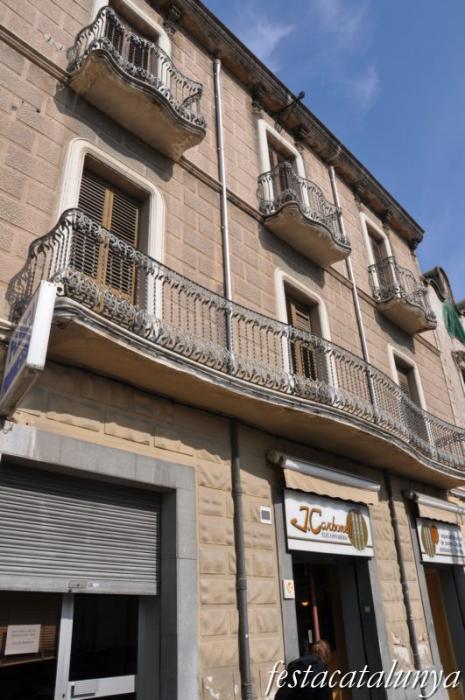 Santa Margarida i els Monjos - Cases de l’Avinguda Catalunya (Cal Carbonell)