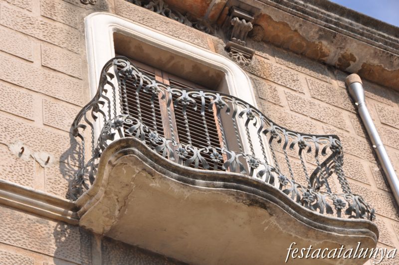 Santa Margarida i els Monjos - Cases de l’Avinguda Catalunya (Cal Carbonell)