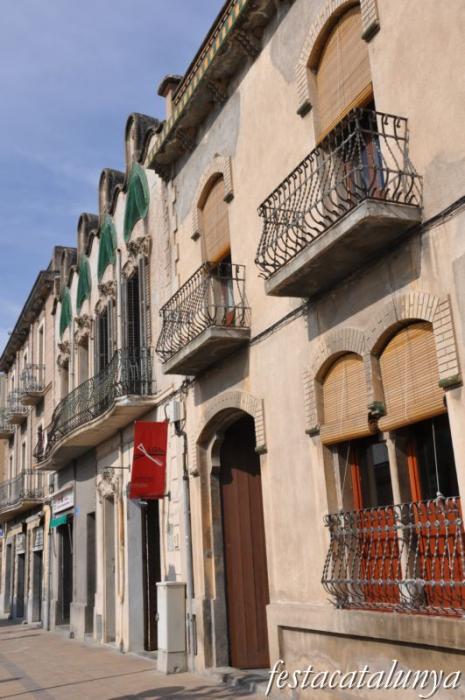 Santa Margarida i els Monjos - Cases de l’Avinguda Catalunya (Cal Frares)