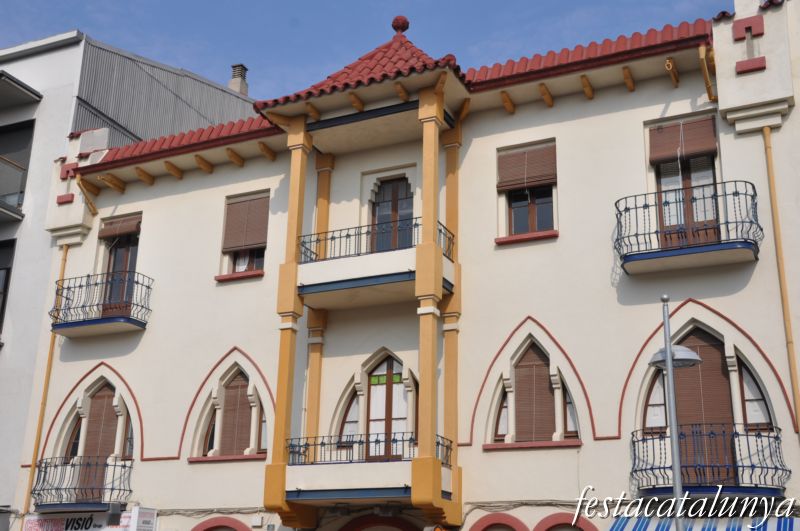 Santa Margarida i els Monjos - Cases de l’Avinguda Catalunya (Casa Bolet)