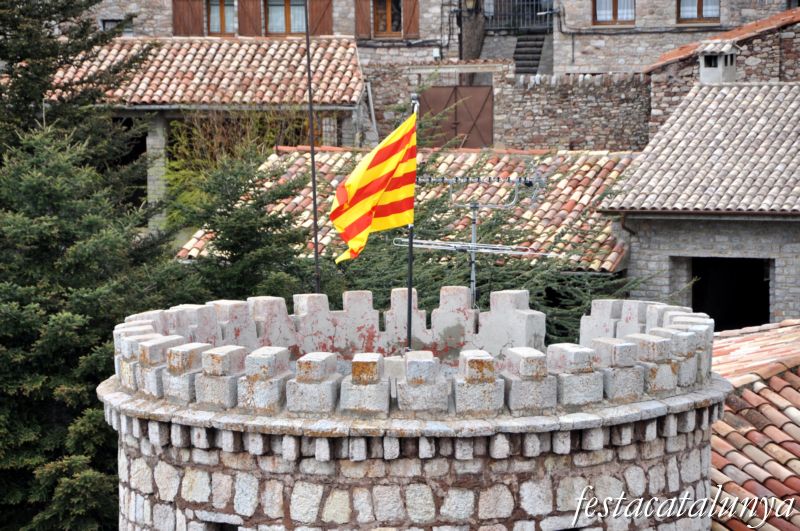 Nucli antic de Castellar de n'Hug ***