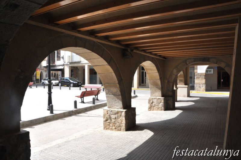 Plaça de l'església de Linyola