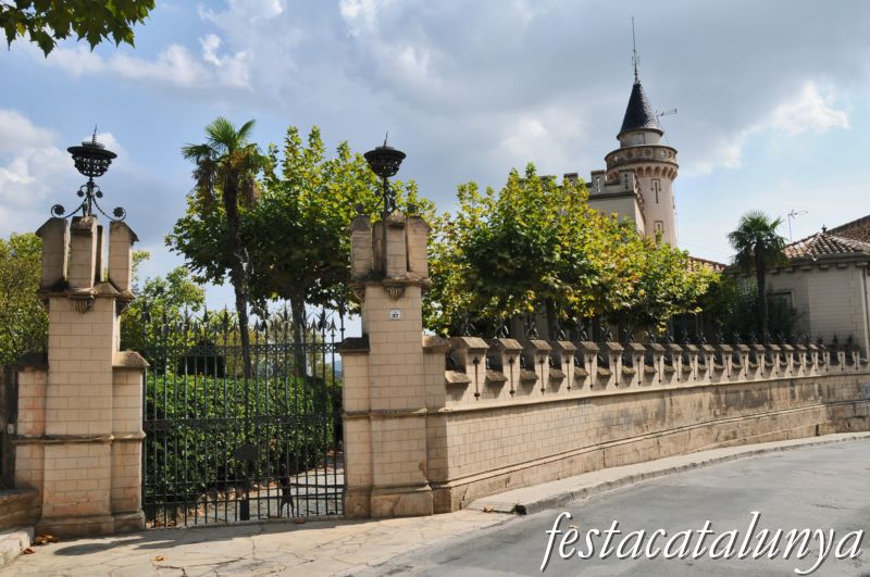 Torre Bellesguard o casa Pons de l'Arboç ***