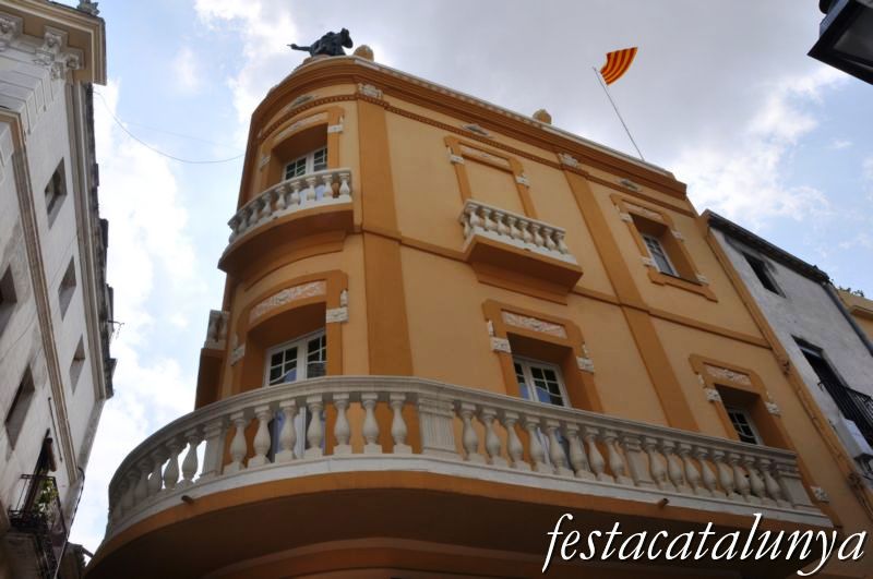 Arboç, L’ - Carrer Major (Edifici de les Amèriques)