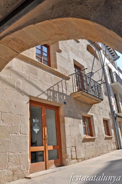 Casa de la Vila o ca l'Apotecari a Vilanova de Bellpuig