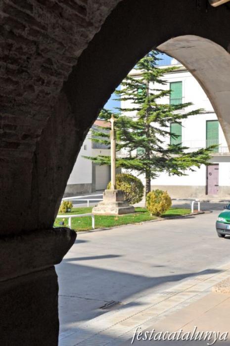 Plaça de la Creu de Vilanova de Bellpuig
