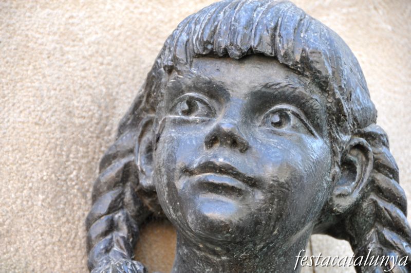 Grup escultòric de la Plaça de la Vila de Barberà del Vallès