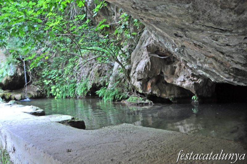 Font de les Tàpies a Calders