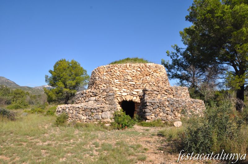 Mont-roig del Camp - Barraques de pedra seca (Barraca de Jaume de la Cota)