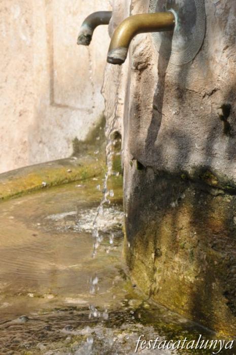 Mont-roig del Camp - Font neoclàssica