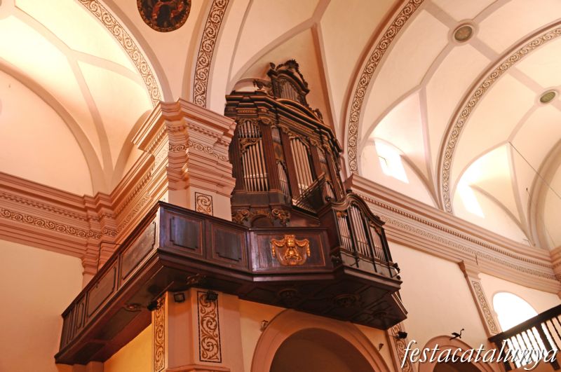 Orgue barroc a l'església de Sant Pere de Montbrió del Camp