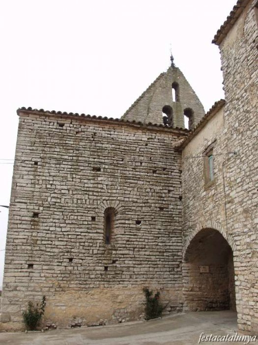 Capella gòtica de la Concepció (s. XIV-XV) -retaule del segle XVII i imatge gòtica de la Mare de Déu a Pujalt