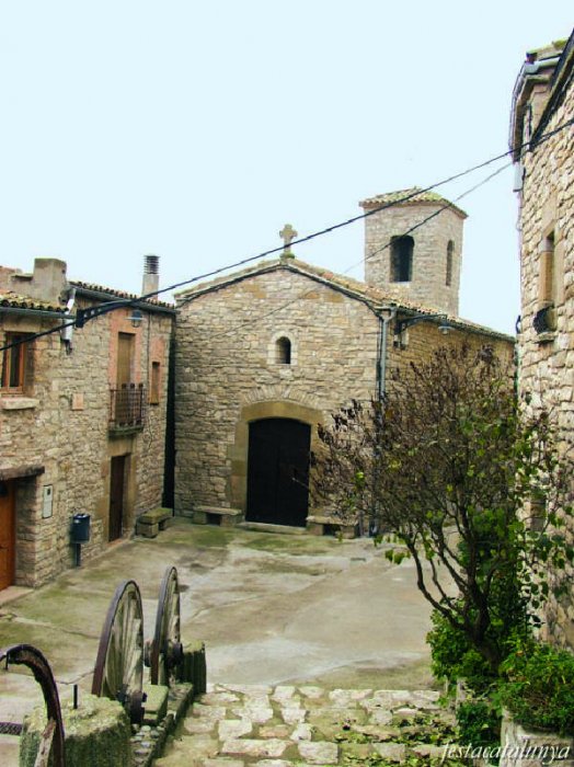 Església de Sant Vicenç, a Conill -creu barroca processional i imatge de Sant Vicenç (s. XVII) a Pujalt