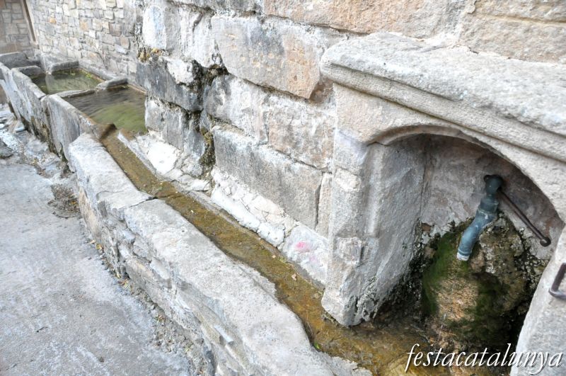 Vallfogona de Riucorb - Nucli antic (Font i abeuradors)