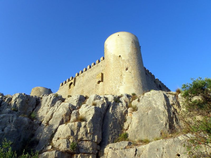 Castell de Montgrí a Torroella de Montgrí-L'Estartit ***