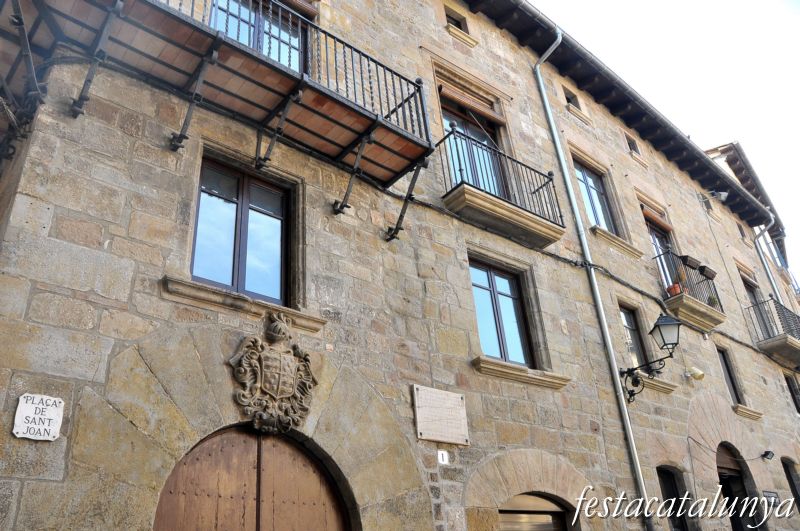 Solsona - Plaça de Sant Joan (Cal Cabanes)