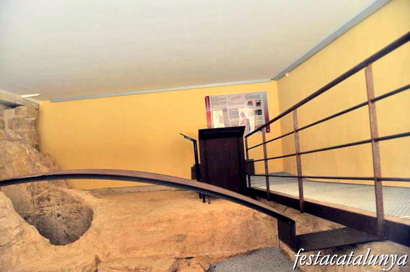 Restes d'una casa artesana del segle XIV de Solsona