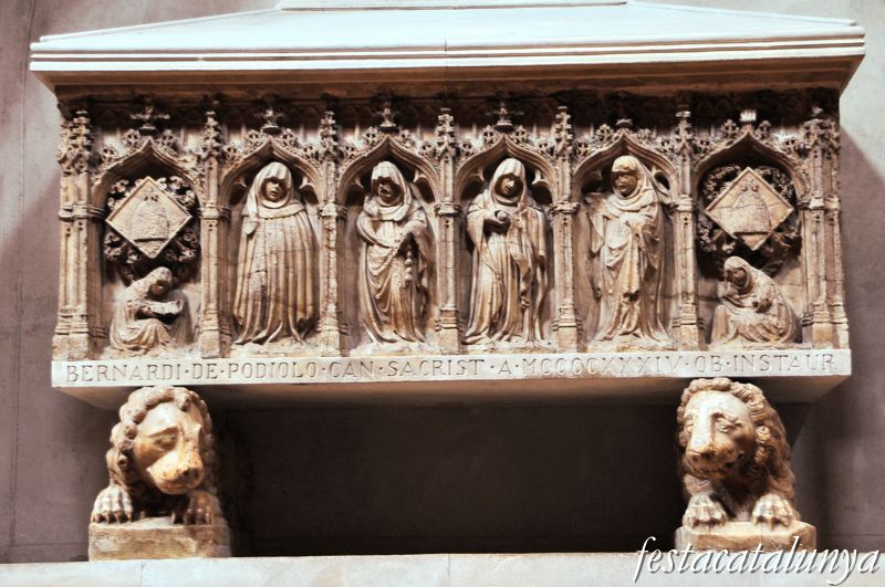 Vic - Sepulcre de Bernat Despujol a la Catedral