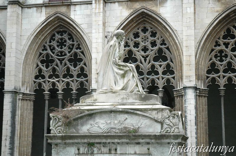 Claustre i Monument funerari de Jaume Balmes