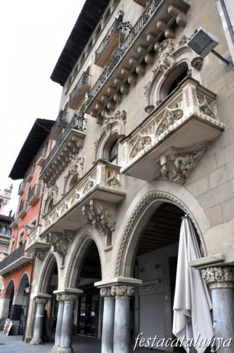 Vic - Plaça Major (Casa Costa)