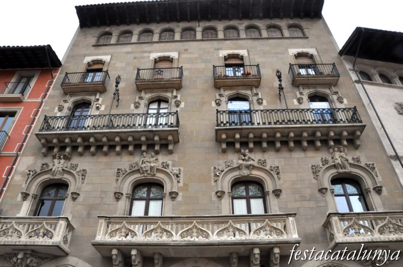 Vic - Plaça Major (Casa Costa)