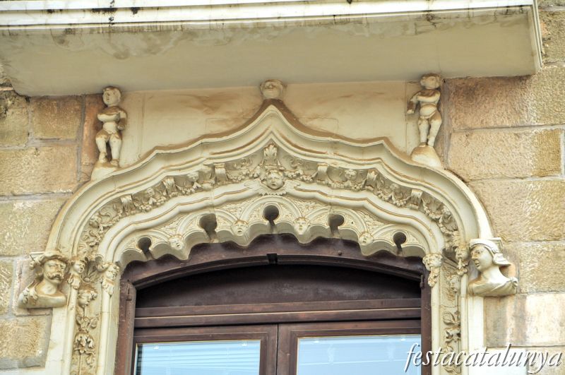 Vic - Plaça Major (Casa Moixó)