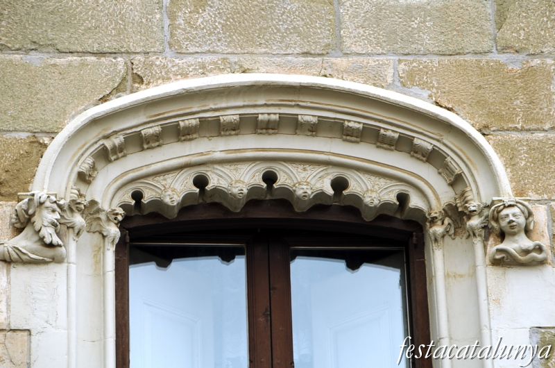 Vic - Plaça Major (Casa Moixó)