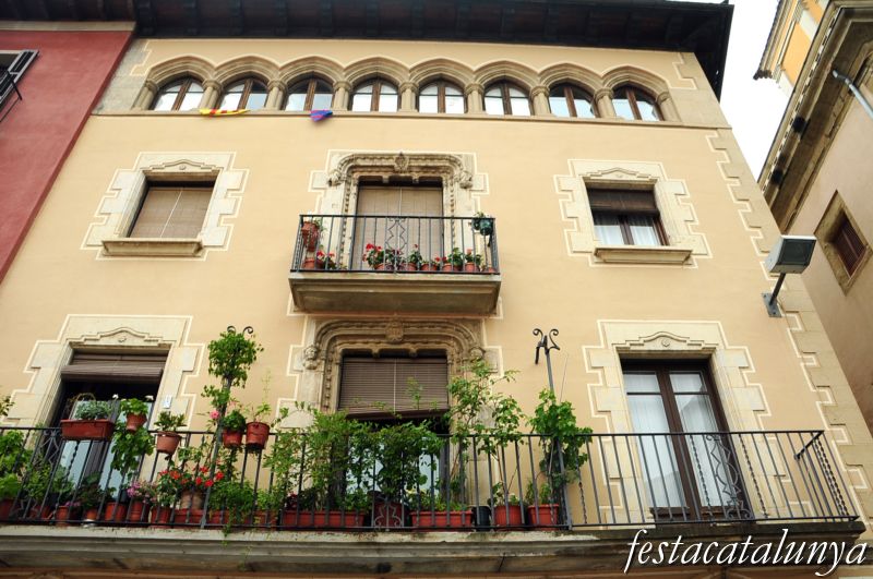 Vic - Plaça Major (Casa Moixó)