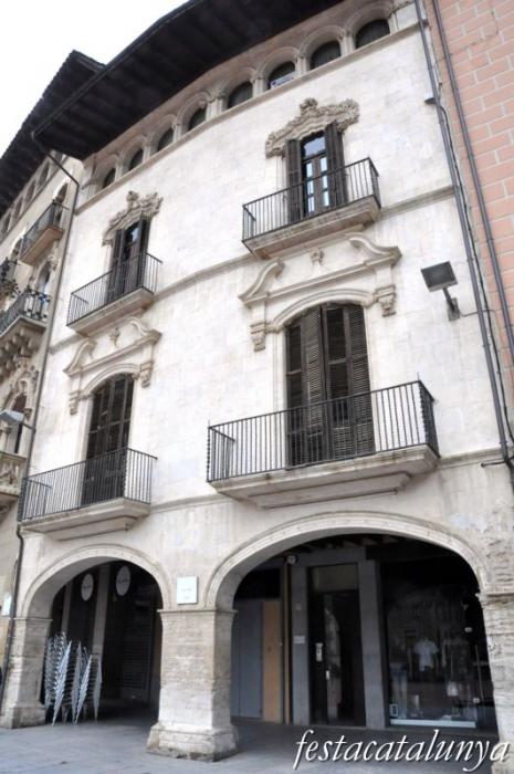 Vic - Plaça Major (Casa Tolosa)
