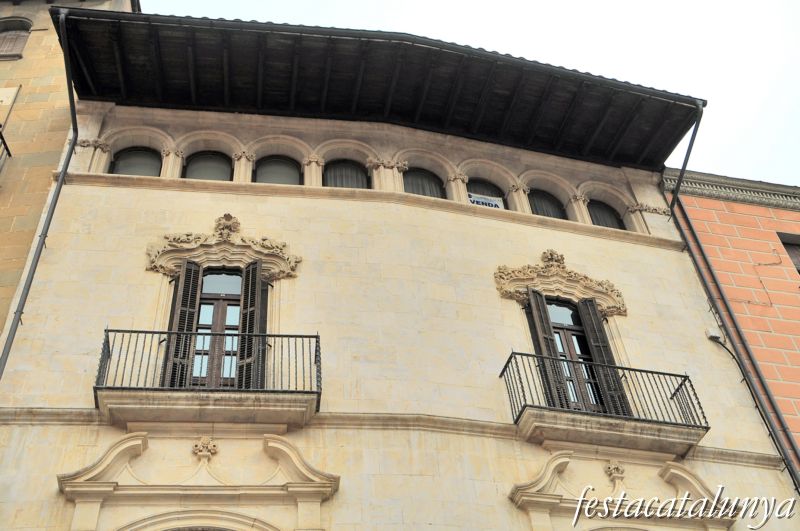 Vic - Plaça Major (Casa Tolosa)