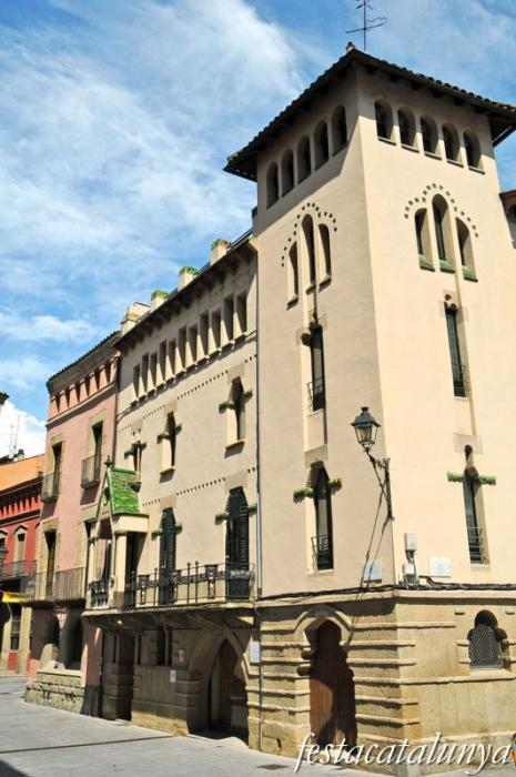 Vic - Plaça de la Catedral (Casa d’Anita Colomer)