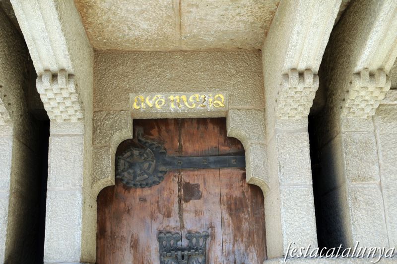 Vic - Plaça de la Catedral (Casa d’Anita Colomer)