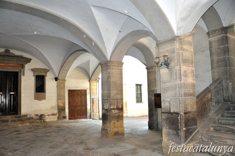 Vic - Palau Episcopal