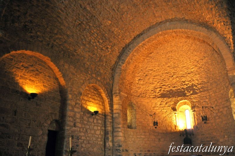Olius - Sant Esteve d’Olius (Cripta i interior de l’església)