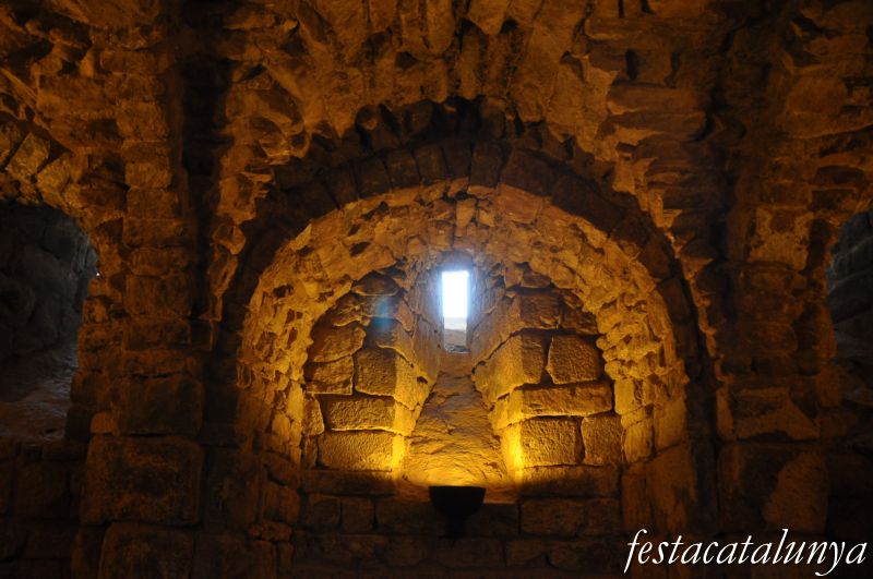 Olius - Sant Esteve d’Olius (Cripta i interior de l’església)