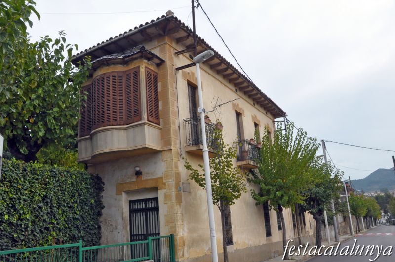 Carrer de les Escoles i entorn a Martorelles