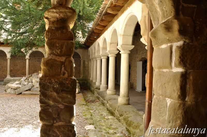 Sant Llorenç de Morunys - Claustre de l’església parroquial de Sant Llorenç