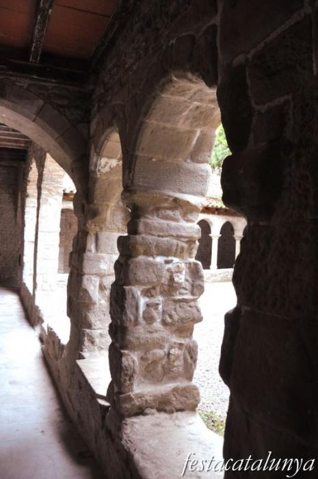 Sant Llorenç de Morunys - Claustre de l’església parroquial de Sant Llorenç